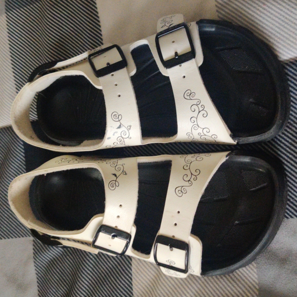 Girls Birkenstock sandals